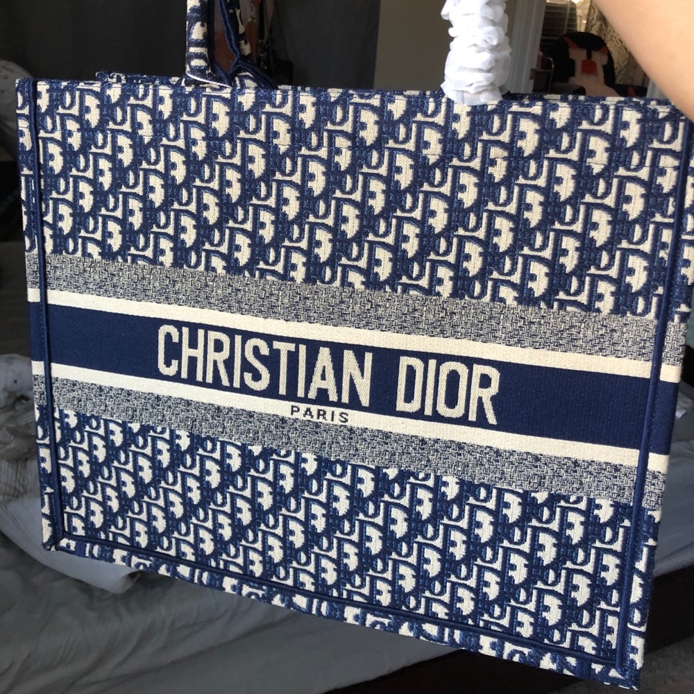 EMBROIDERED BOOK TOTE
